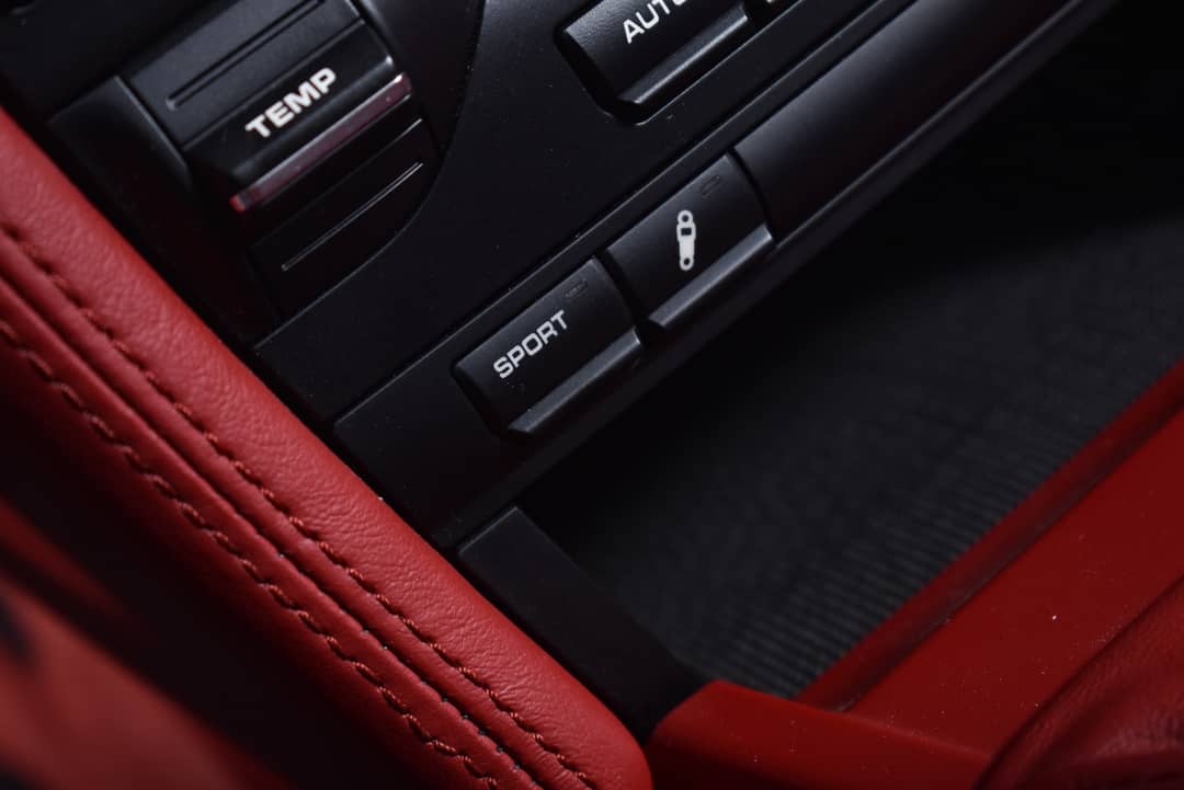 2010 Porsche 911 Turbo — photo 23