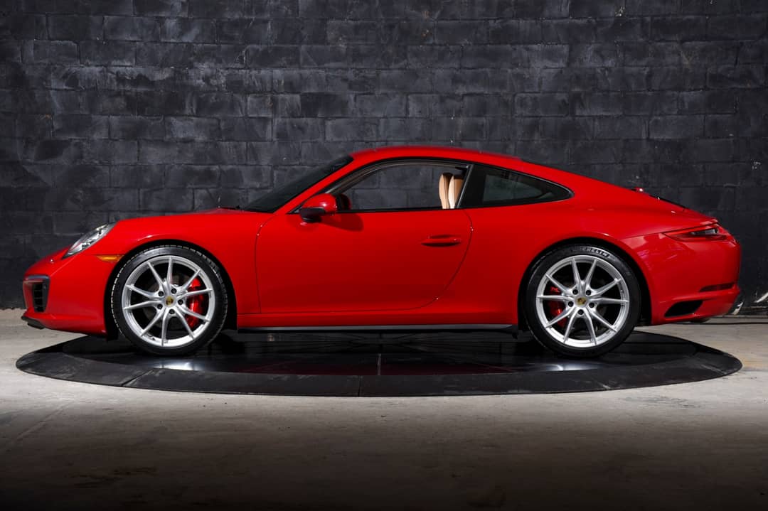 2017 Porsche 911 Carrera 4S — photo 13