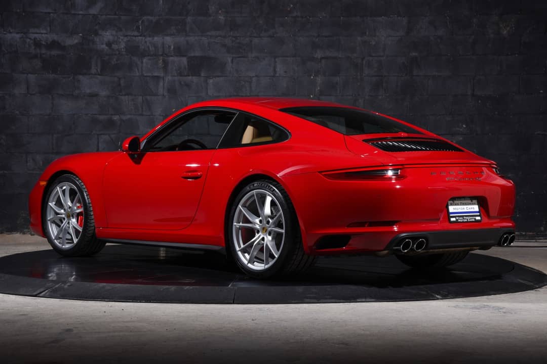 2017 Porsche 911 Carrera 4S — photo 3