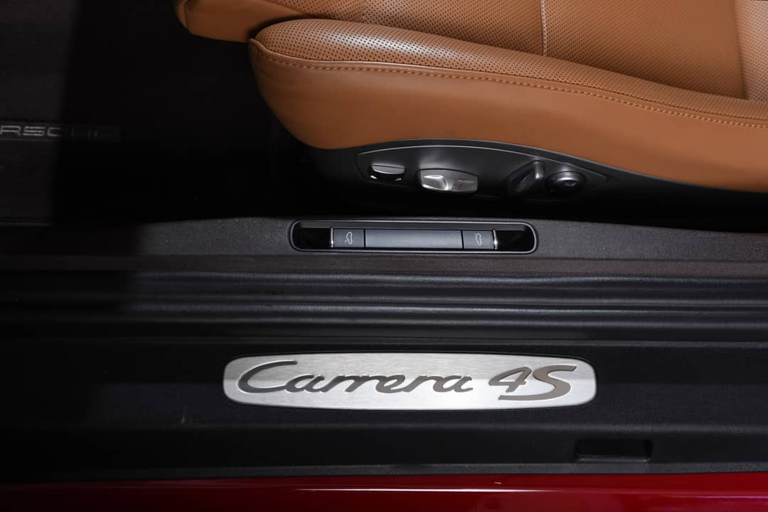 2017 Porsche 911 Carrera 4S — photo 32