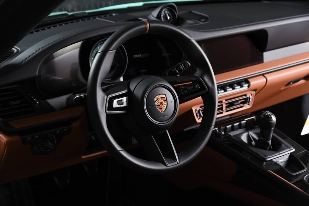 2024 Porsche 911 S/T — photo 24