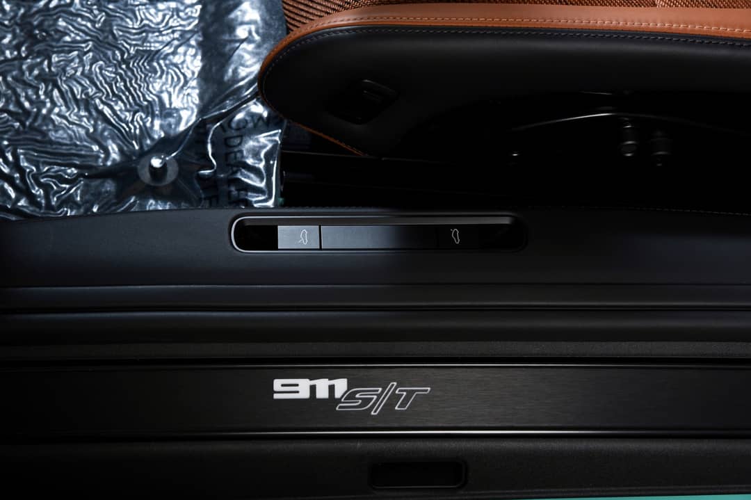2024 Porsche 911 S/T — photo 37