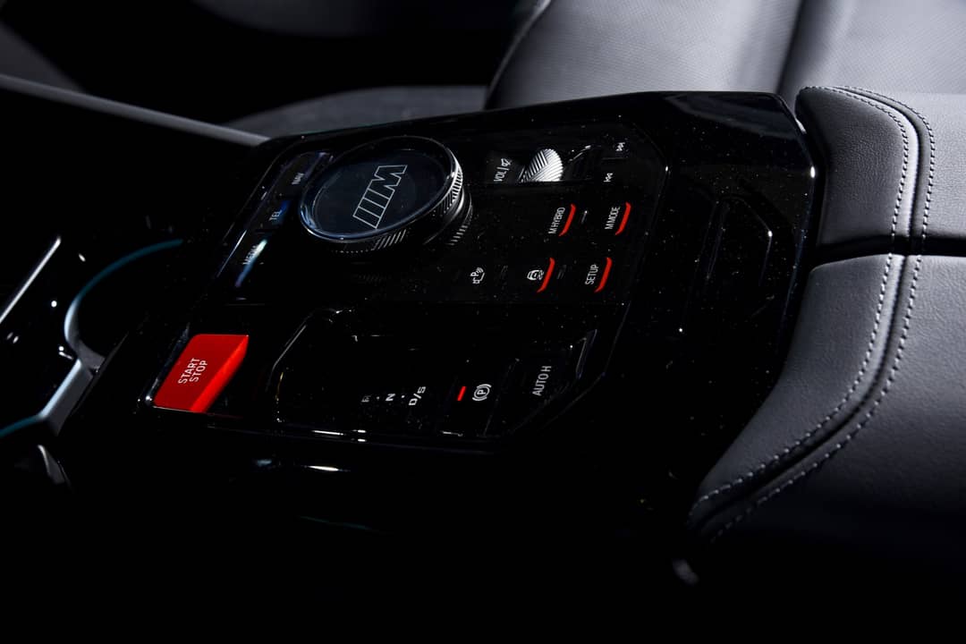 2025 BMW M5 — photo 23
