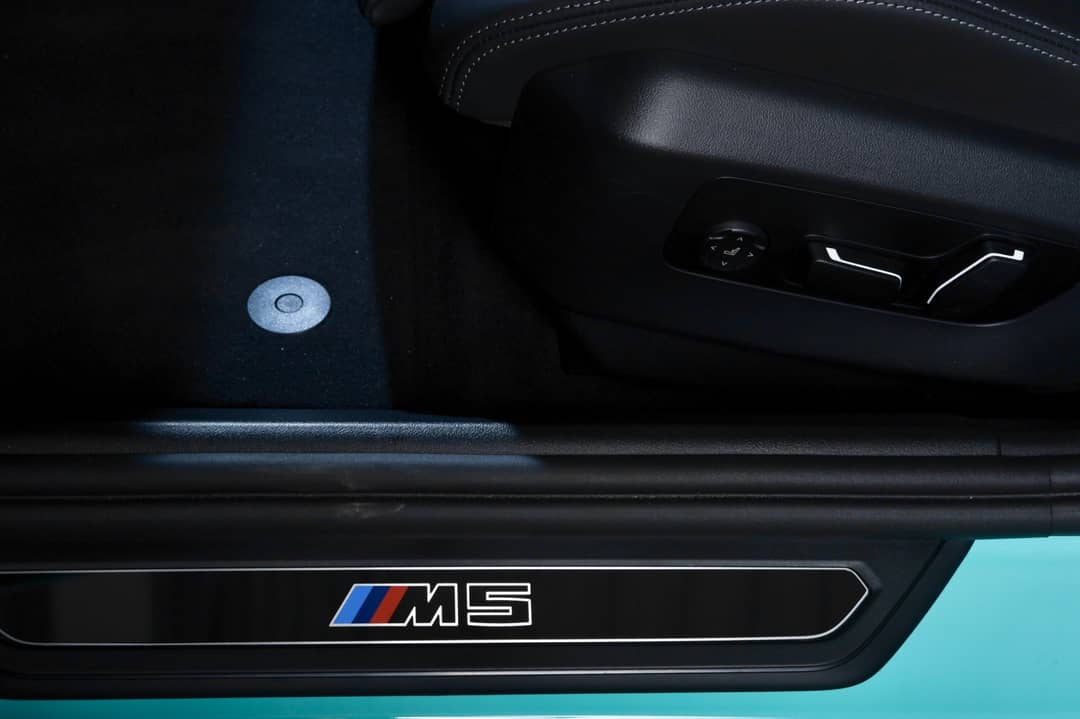 2025 BMW M5 — photo 25