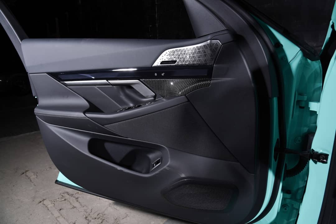 2025 BMW M5 — photo 27