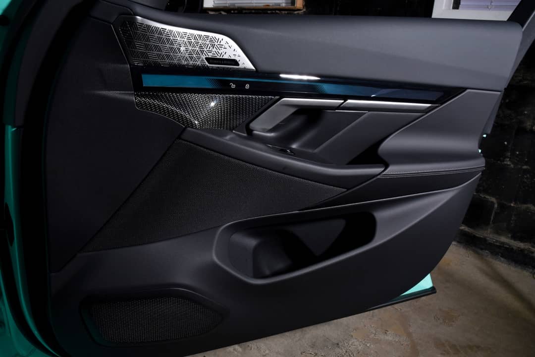 2025 BMW M5 — photo 29