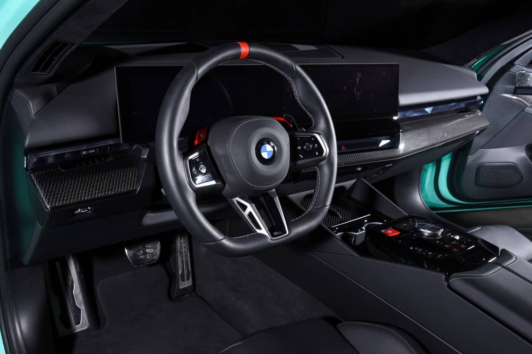 2025 BMW M5 — photo 4