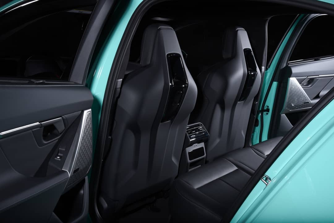 2025 BMW M5 — photo 32