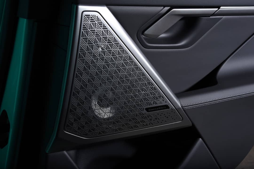 2025 BMW M5 — photo 37