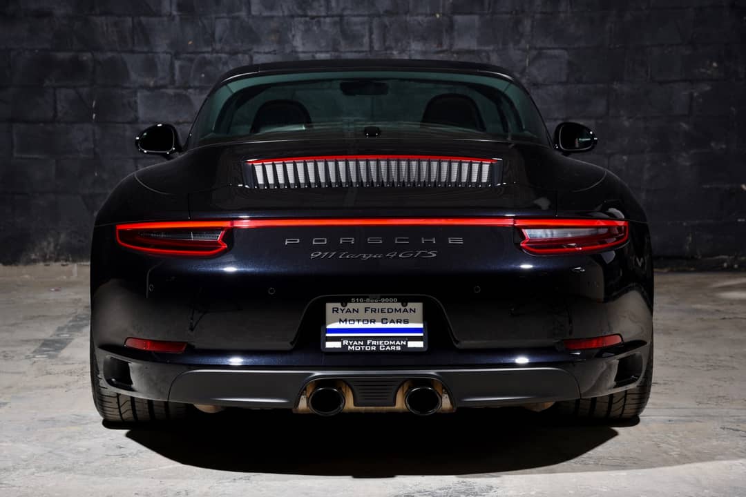 2017 Porsche 911 Targa 4 GTS — photo 11