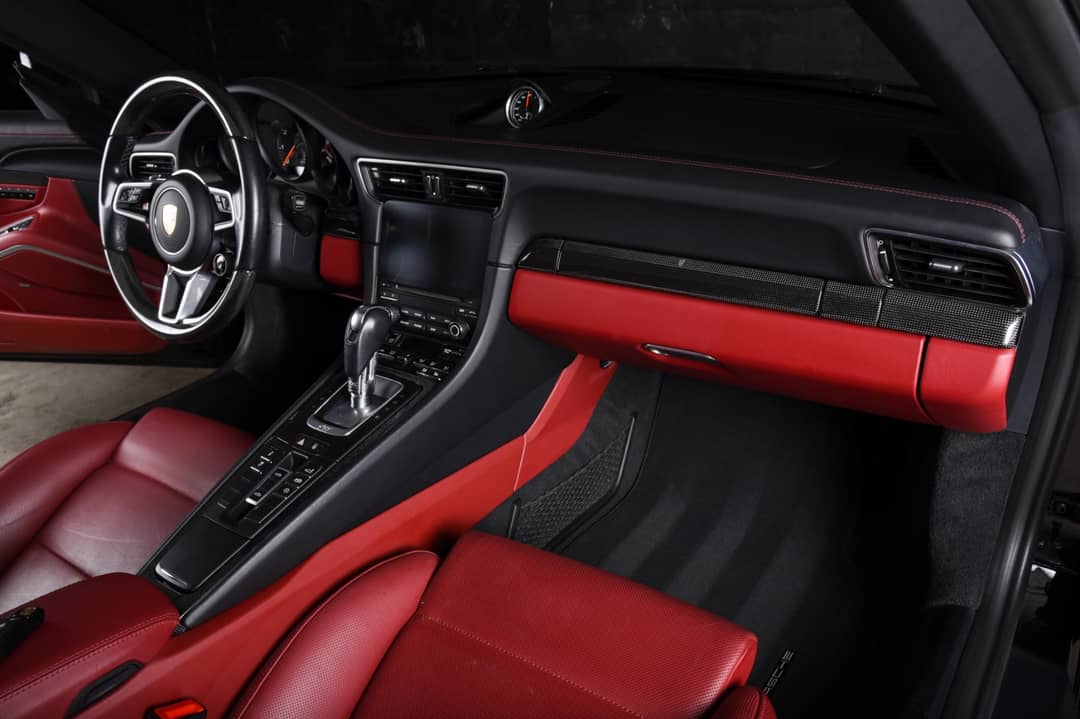 2017 Porsche 911 Targa 4 GTS — photo 14