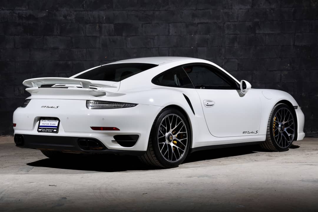 2015 Porsche 911 Turbo S — photo 14