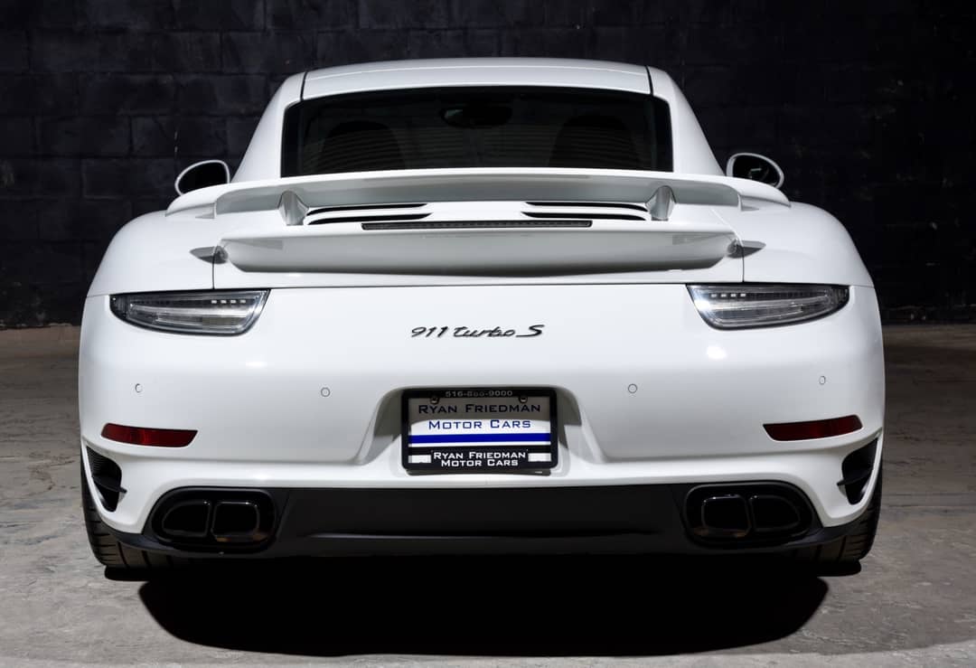 2015 Porsche 911 Turbo S — photo 16