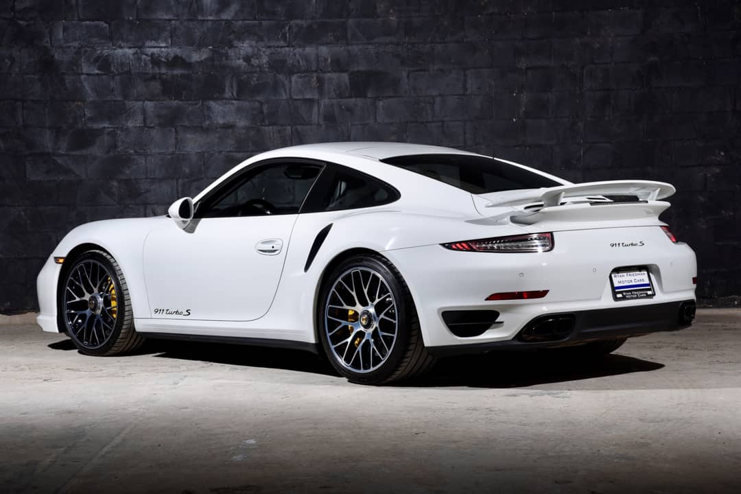 2015 Porsche 911 Turbo S — photo 3