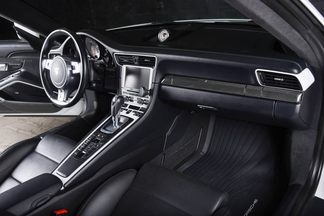 2015 Porsche 911 Turbo S — photo 22