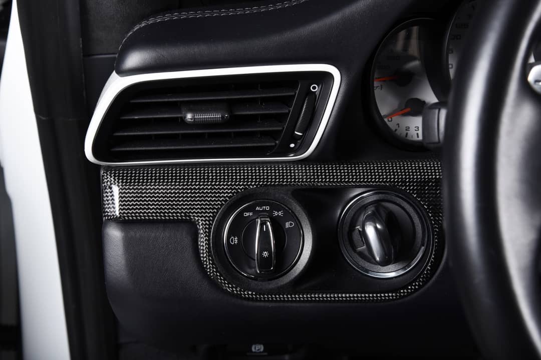2015 Porsche 911 Turbo S — photo 25