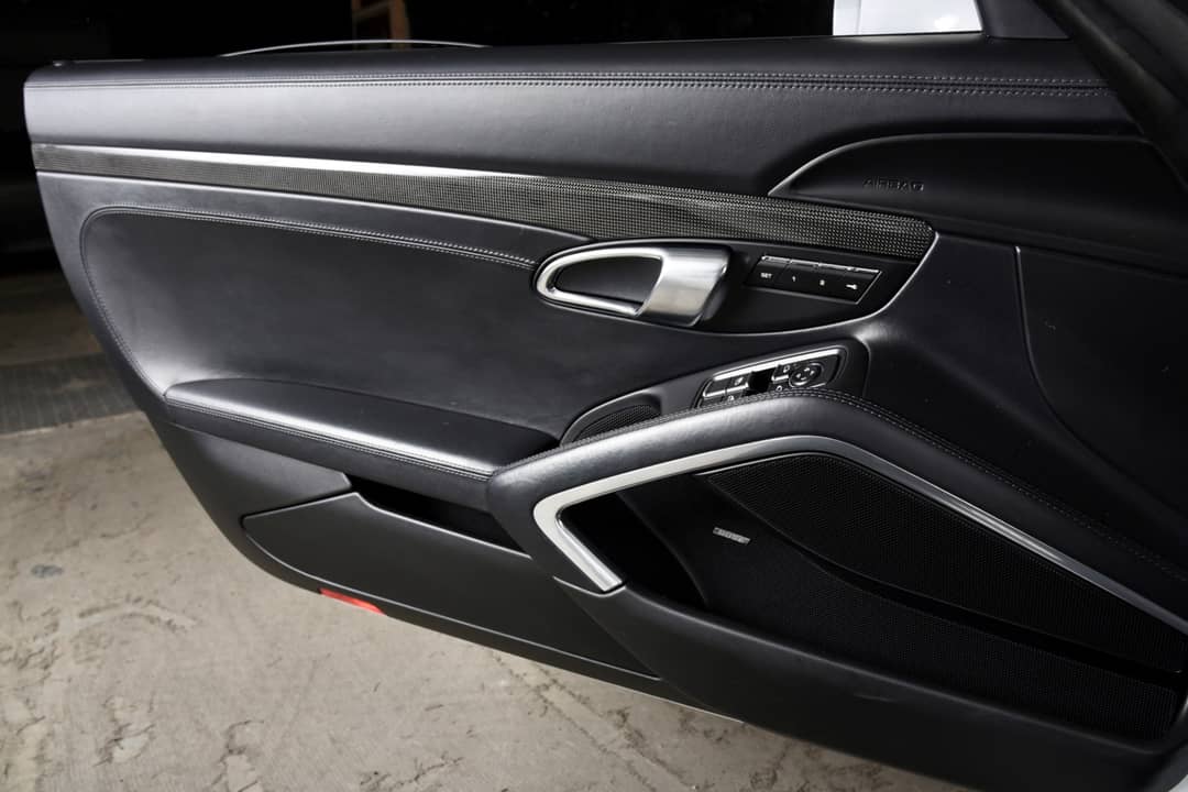 2015 Porsche 911 Turbo S — photo 28