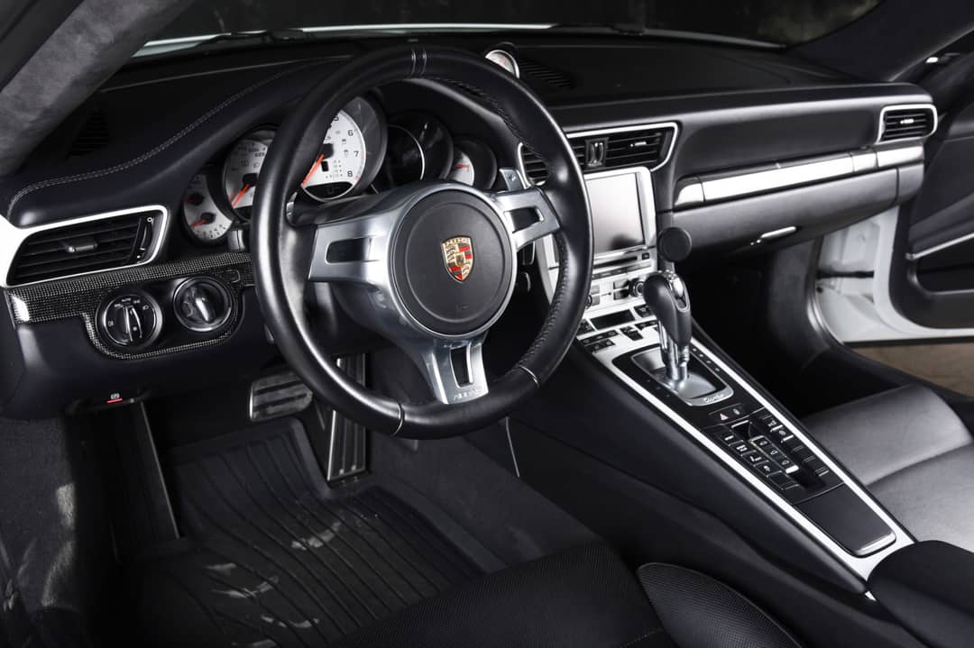 2015 Porsche 911 Turbo S — photo 4