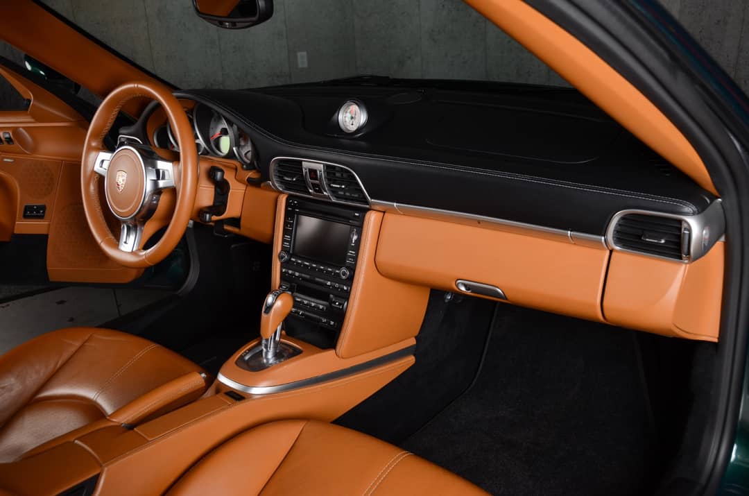 2011 Porsche 911 Turbo S — photo 21