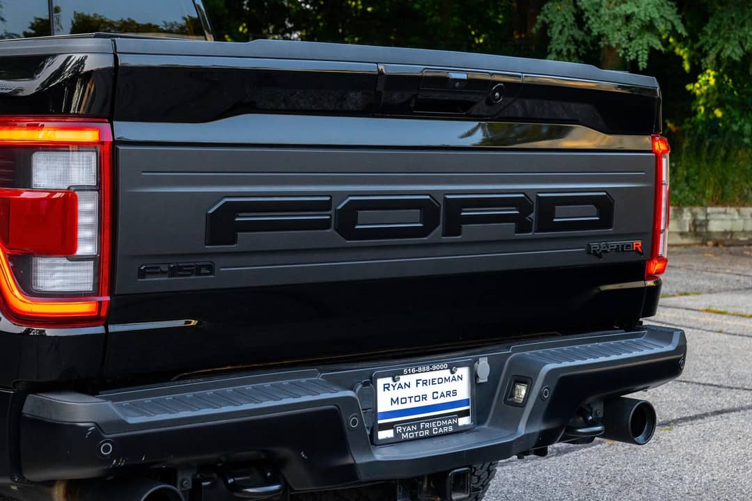 2023 Ford F-150 Raptor — photo 17