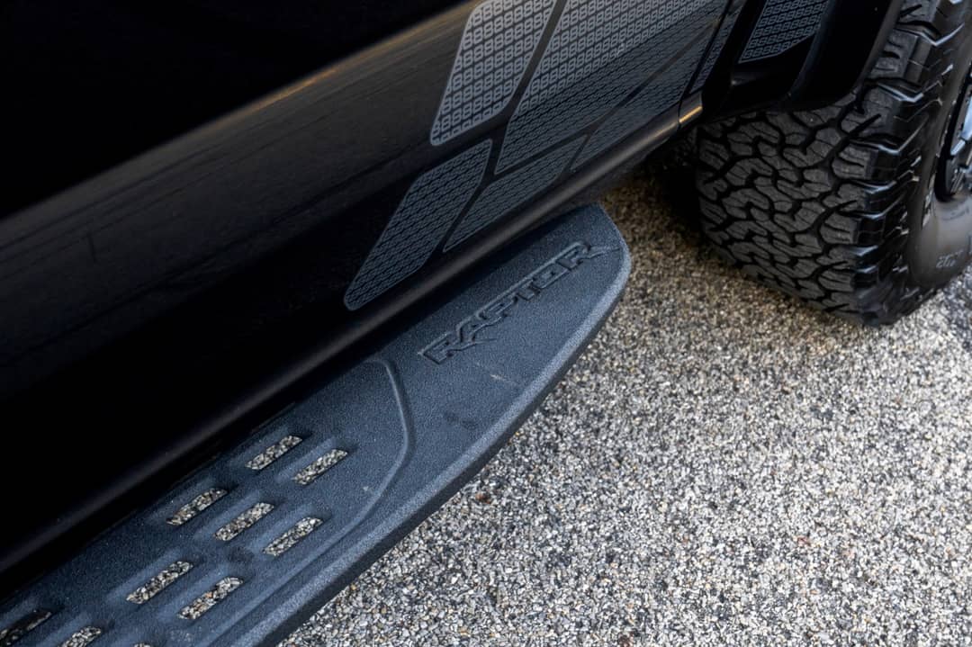 2023 Ford F-150 Raptor — photo 18
