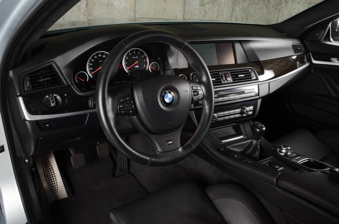 2013 BMW M5 — photo 4