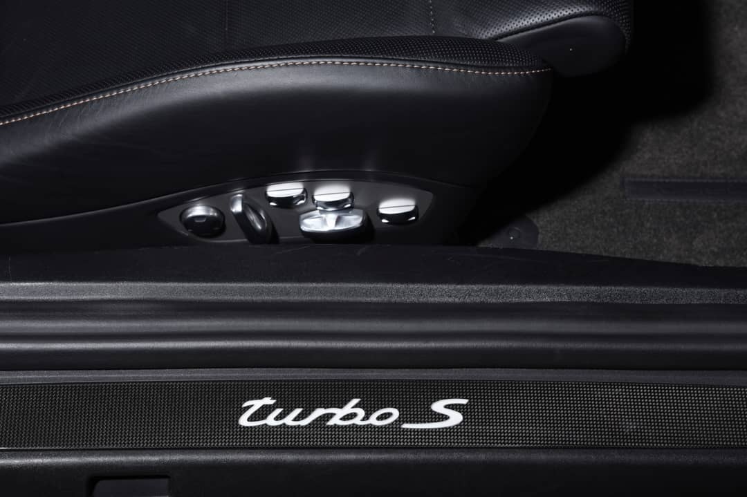 2014 Porsche 911 Turbo S — photo 38
