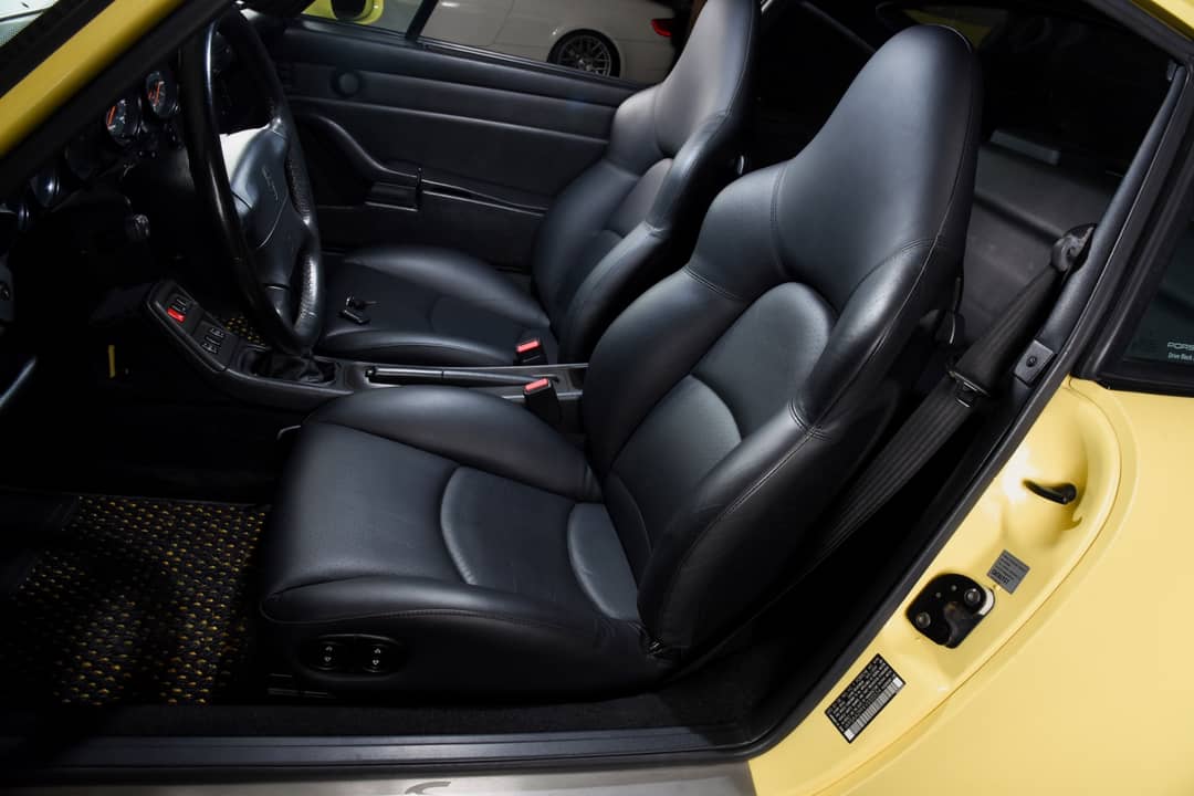 1997 Porsche 911 Carrera 4S — photo 17