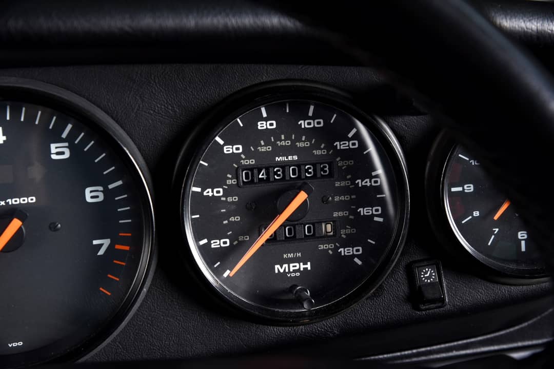 1997 Porsche 911 Carrera 4S — photo 21