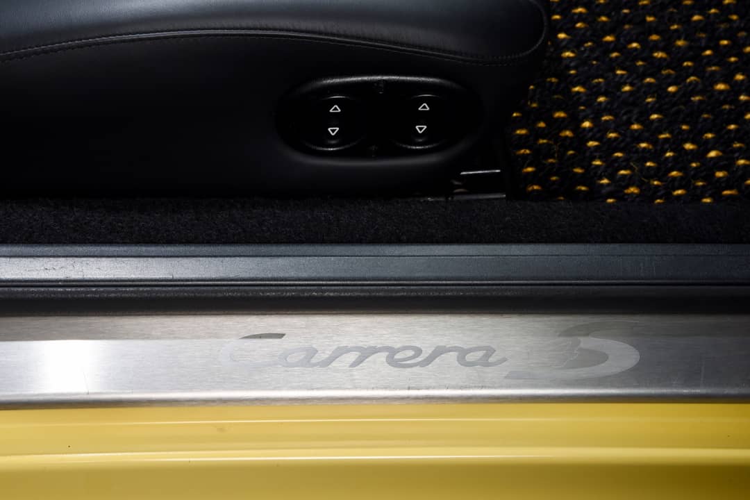 1997 Porsche 911 Carrera 4S — photo 25