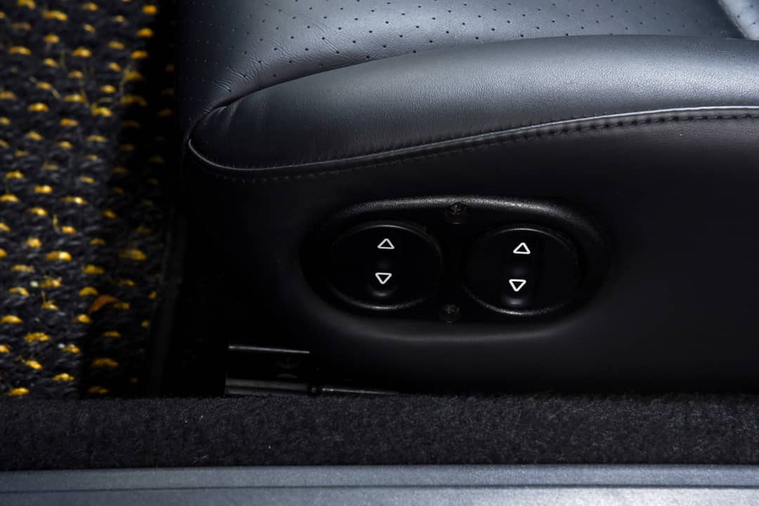 1997 Porsche 911 Carrera 4S — photo 26