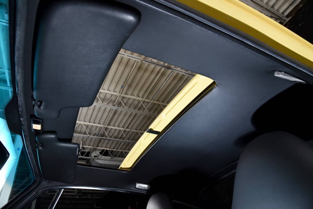 1997 Porsche 911 Carrera 4S — photo 27