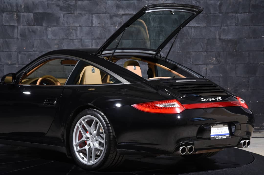 2010 Porsche 911 Targa 4S — photo 8