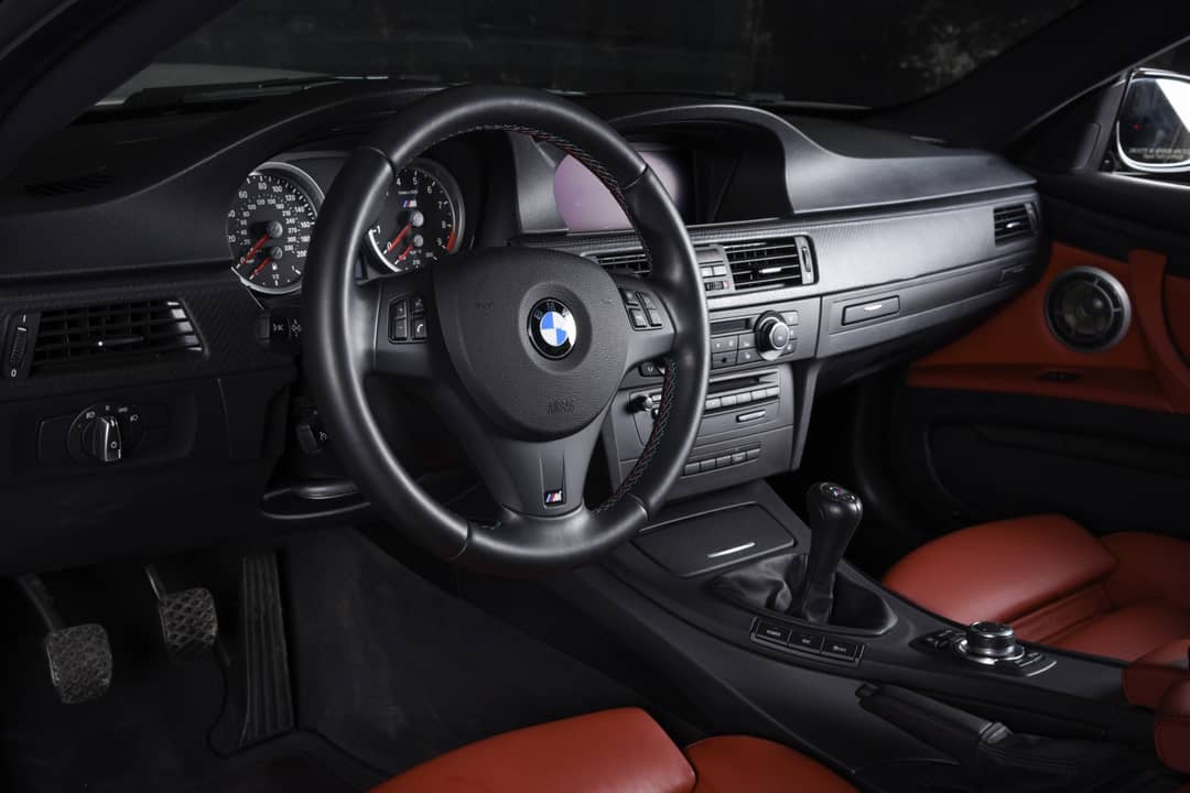 2011 BMW M3 — photo 4