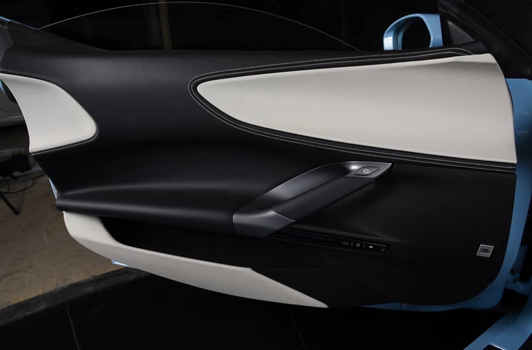 2025 Ferrari SF90 Spider — photo 34