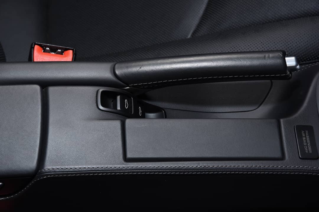 2010 Porsche 911 Carrera 4S — photo 24