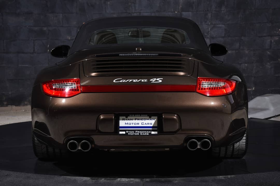 2010 Porsche 911 Carrera 4S — photo 32