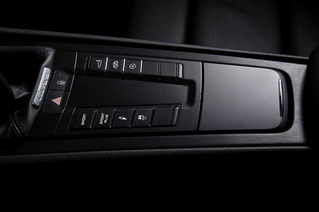 2016 Porsche 911 Carrera GTS — photo 23
