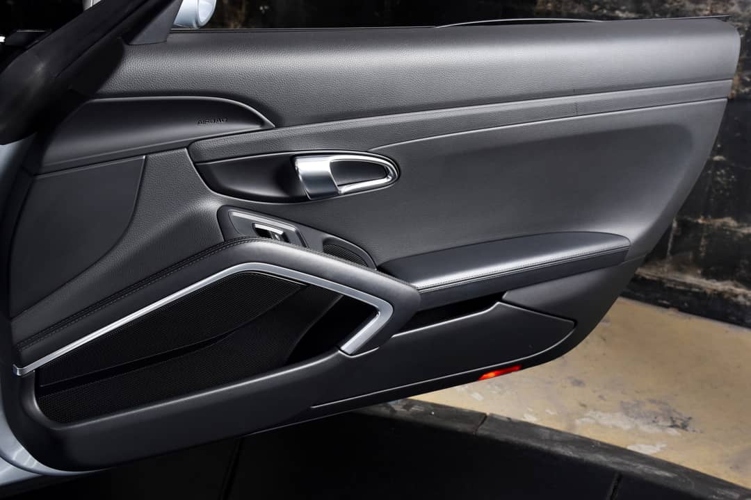 2016 Porsche 911 Carrera GTS — photo 28