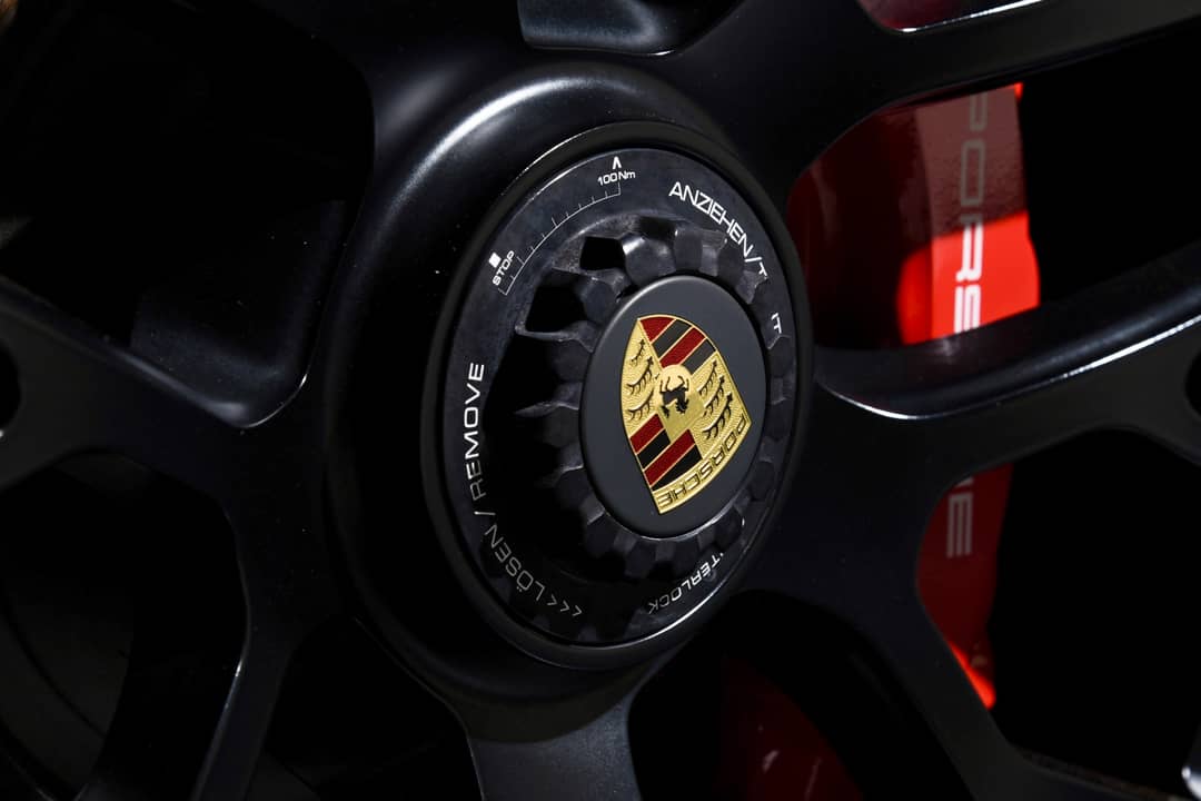 2016 Porsche 911 Carrera GTS — photo 9
