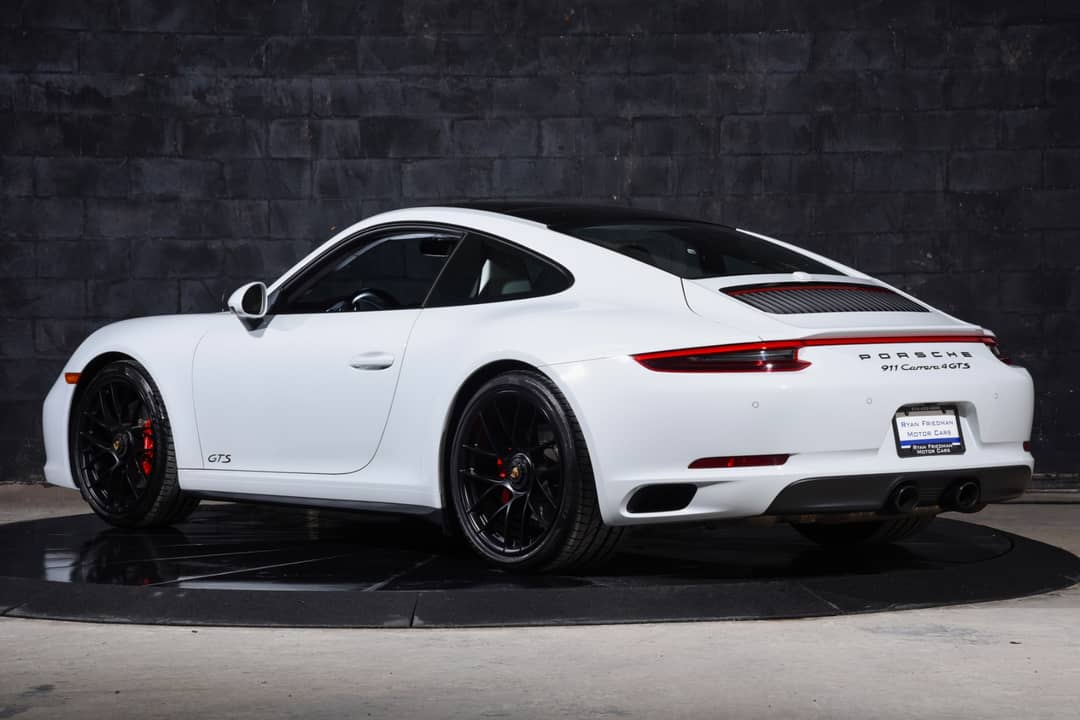 2019 Porsche 911 Carrera 4 GTS — photo 3
