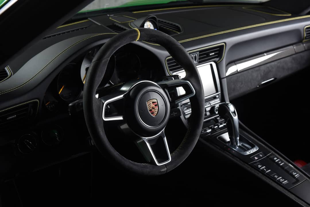 2016 Porsche 911 GT3 RS — photo 28