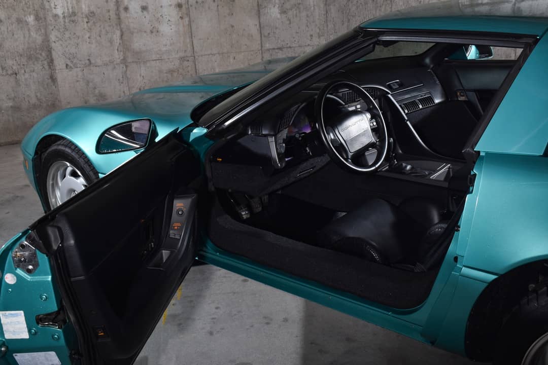 1991 Chevrolet Corvette — photo 17