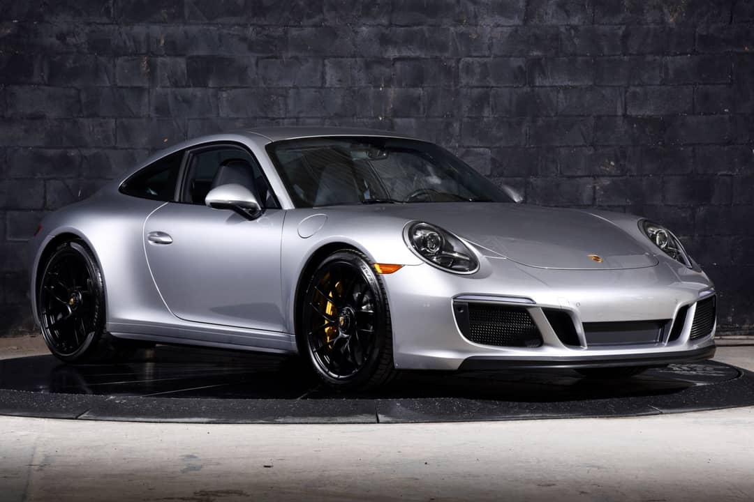 2019 Porsche 911 Carrera GTS — photo 11