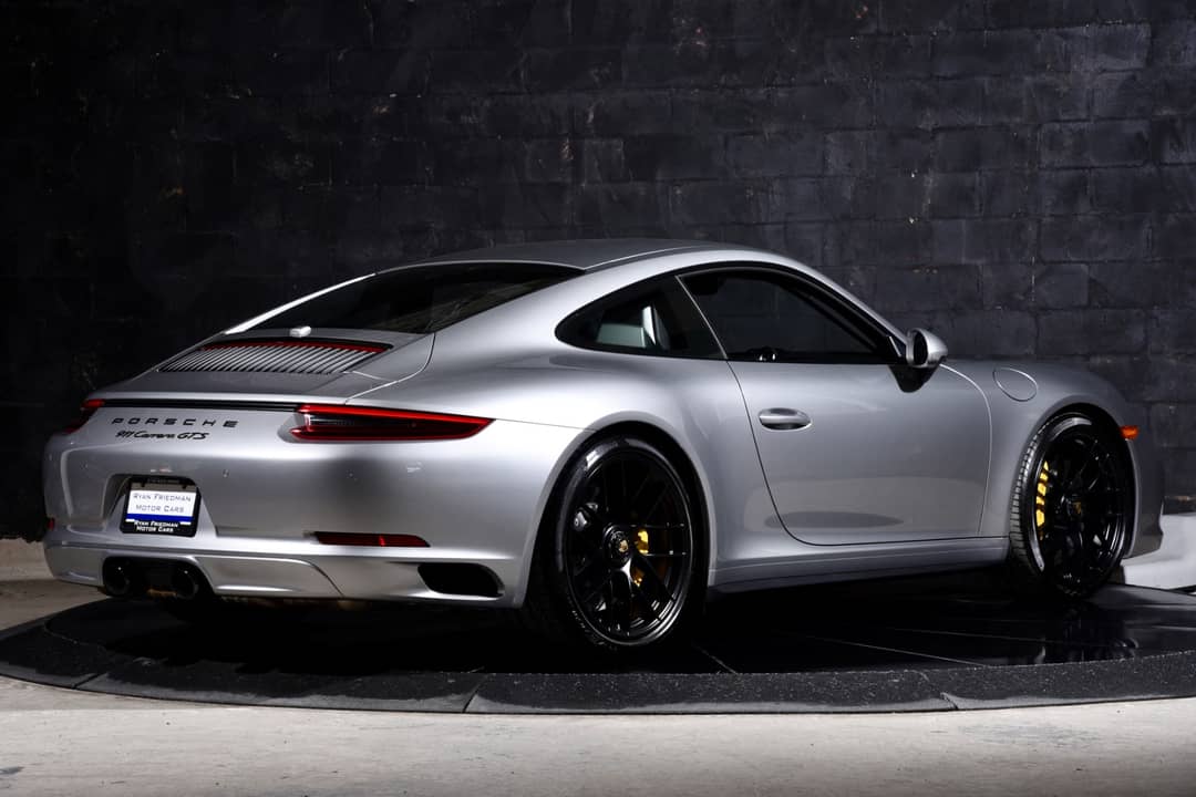 2019 Porsche 911 Carrera GTS — photo 12