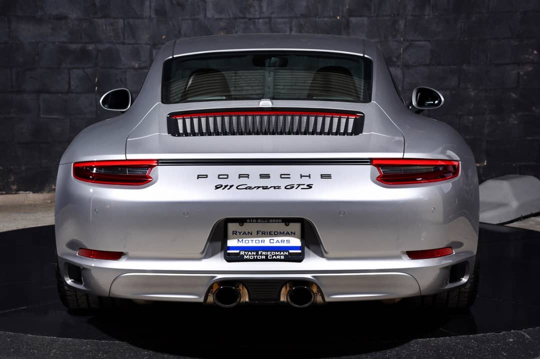 2019 Porsche 911 Carrera GTS — photo 13