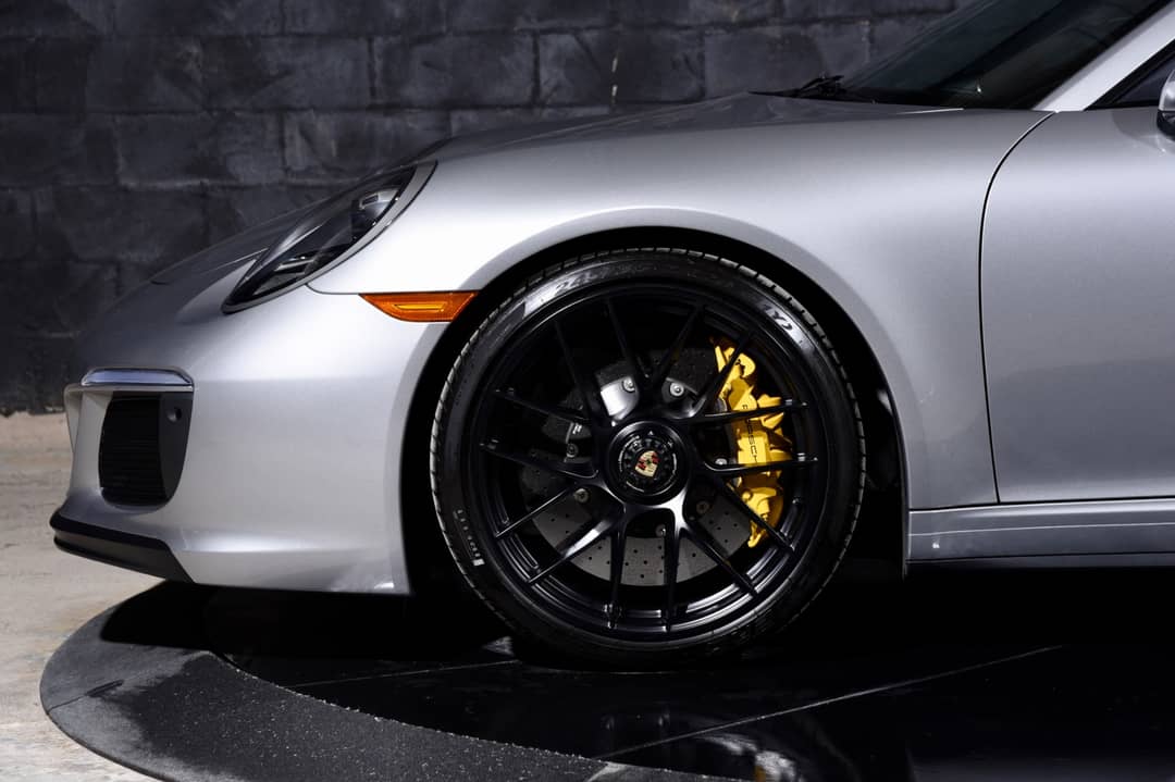 2019 Porsche 911 Carrera GTS — photo 14