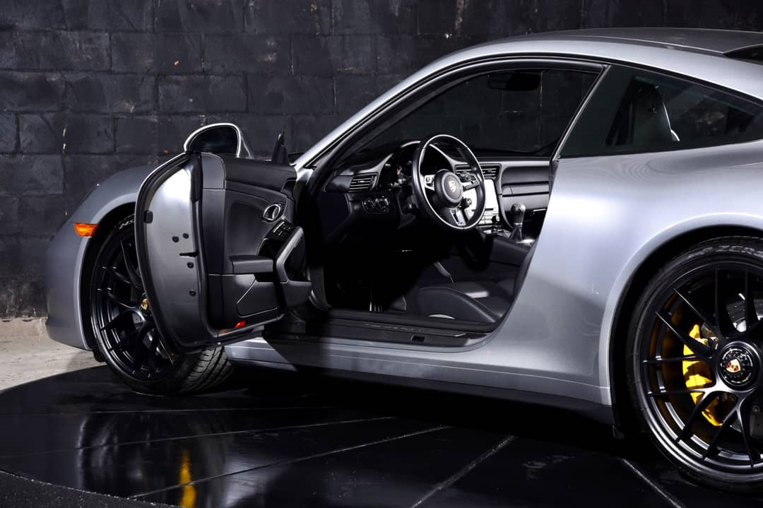 2019 Porsche 911 Carrera GTS — photo 18