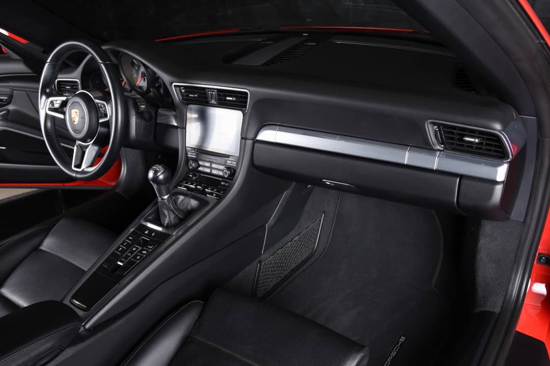 2017 Porsche 911 Carrera 4S — photo 12
