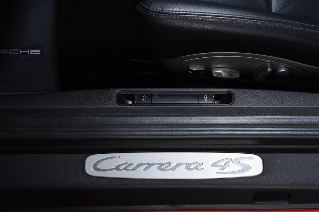 2017 Porsche 911 Carrera 4S — photo 24
